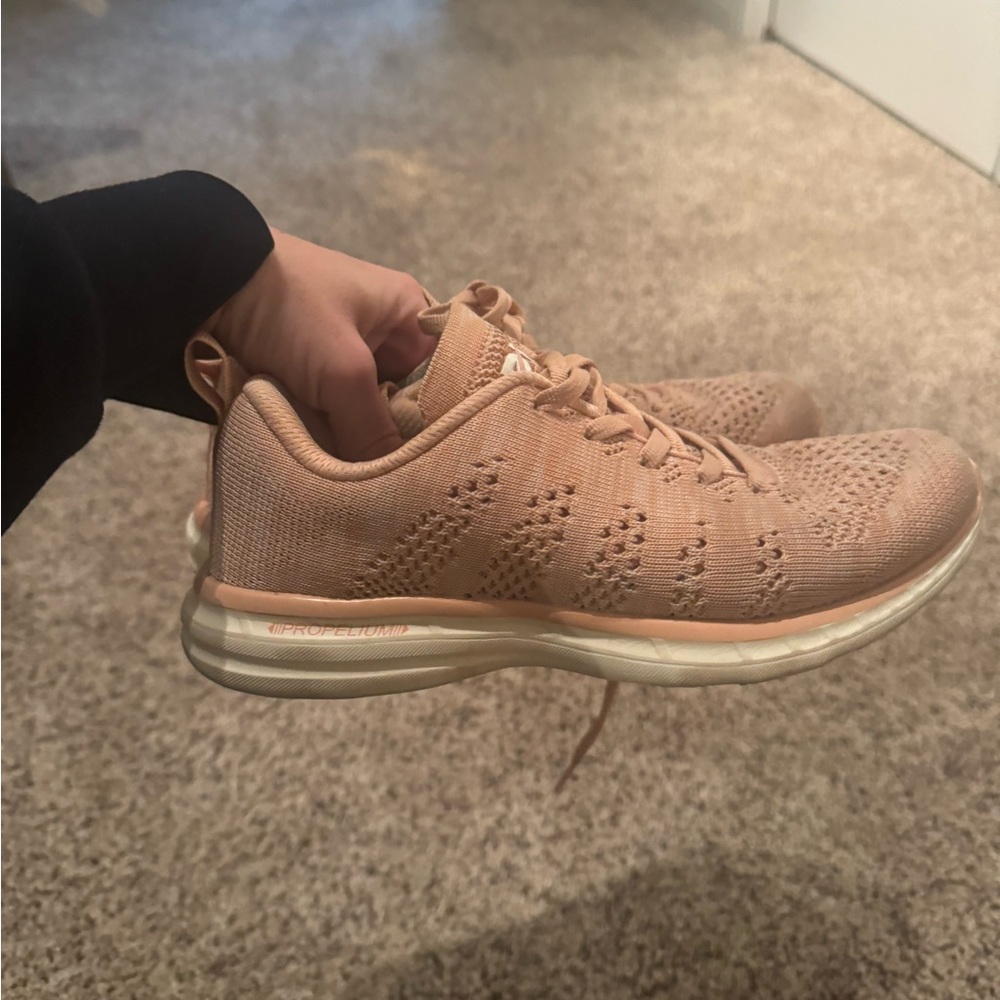 APL sneakers women’s light pink